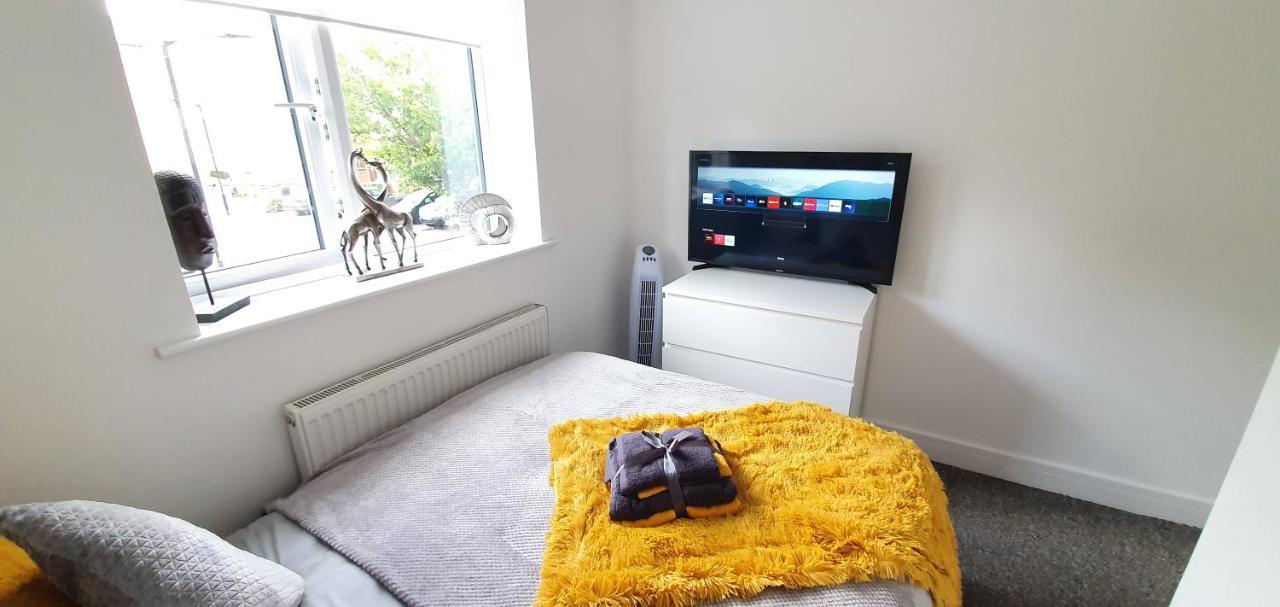 Trendy, Modern Garden Posh Peckham Apartment Лондон Экстерьер фото