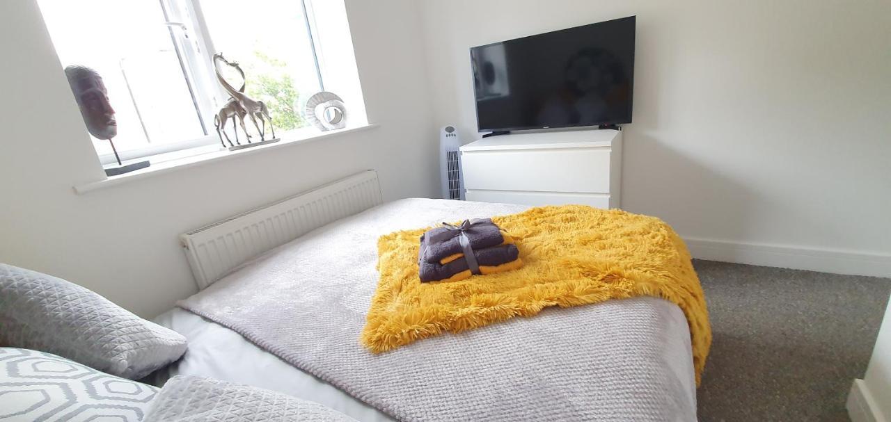 Trendy, Modern Garden Posh Peckham Apartment Лондон Экстерьер фото